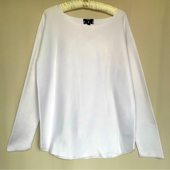 Lord & Taylor White Long Sleeve Top - Picture 1 of 6